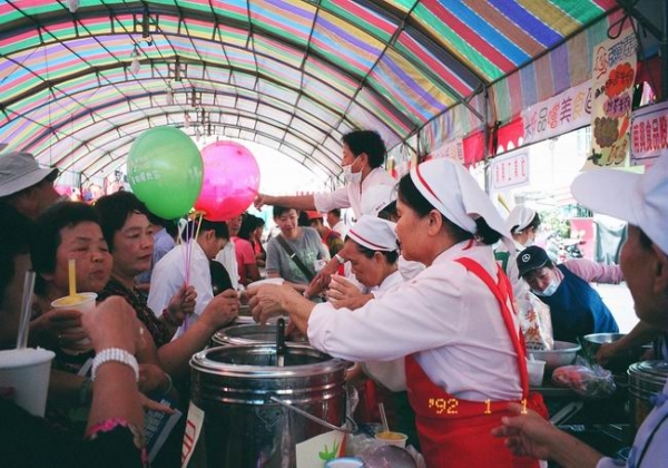 2005-10-08-米粉節盛況