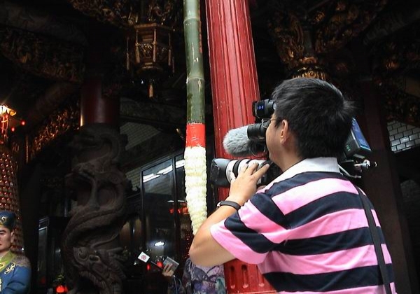 2005-09-28-新竹都城隍廟，最大算盤、最大米粉毛筆記者會